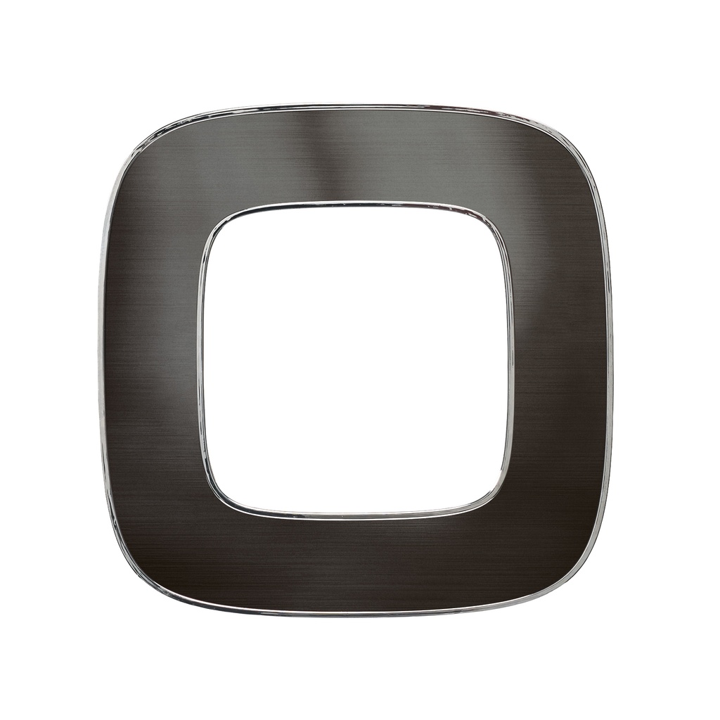 LG-754291-WEB-F.jpg
