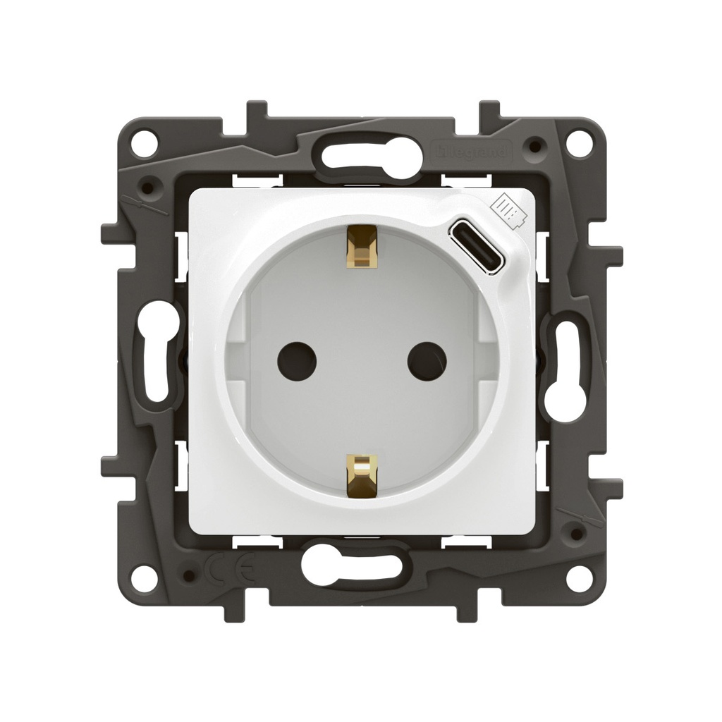 Контакт ШУКО 16A с детска защита и USB тип C 1.5A 7.5W цвят Бял Niloe New Legrand