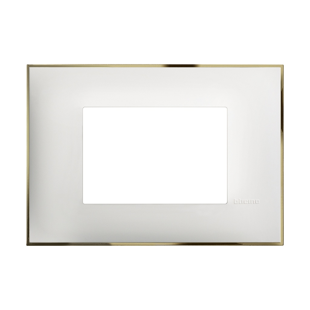 Рамка 3 мод. цвят Бял със злато (White gold) Classia Bticino /блистер/
