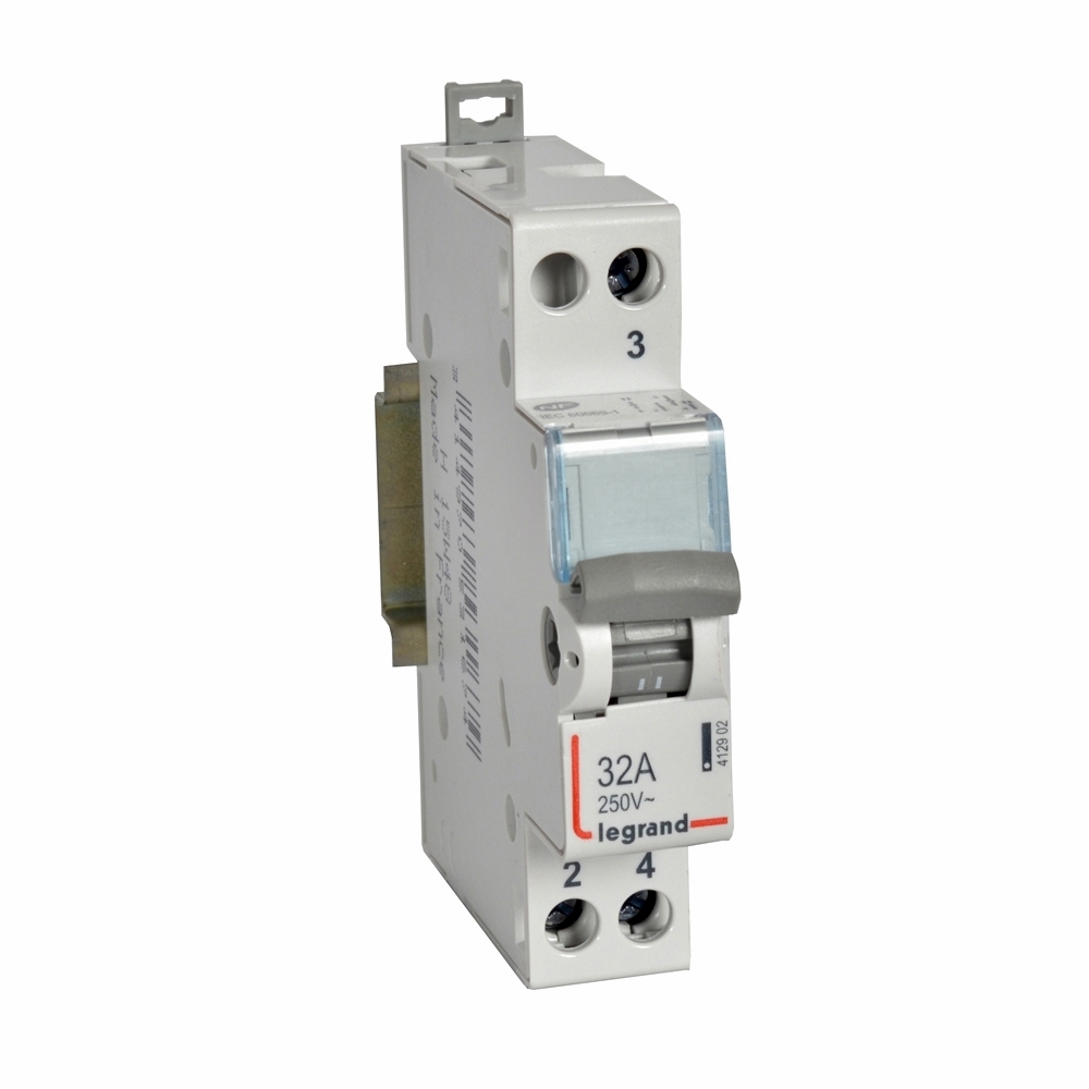 Ум шалтер I-0-II DIN монтаж CX3 32А 1P 230V 1 мод. Legrand